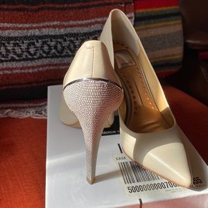 Dolce Vita karisse heels in stone leather.